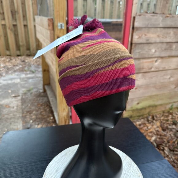 Mountain Hardwear Gas Station Eco Pom Pom Beanie Cap Unisex Multicolor New - Picture 2 of 6